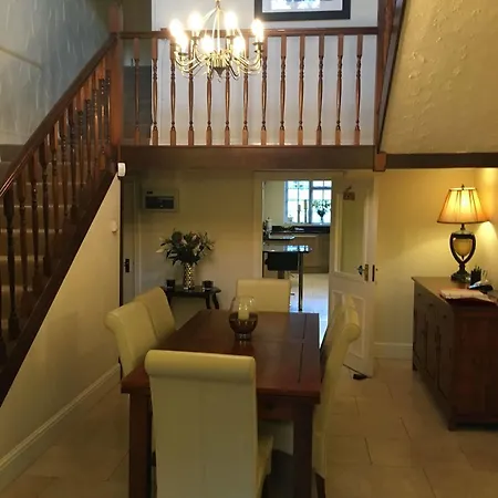 Bridge Farm * Leeds (West Yorkshire)