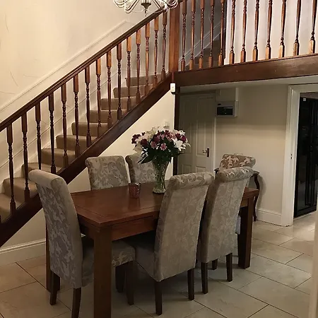 Bridge Farm * Leeds (West Yorkshire)