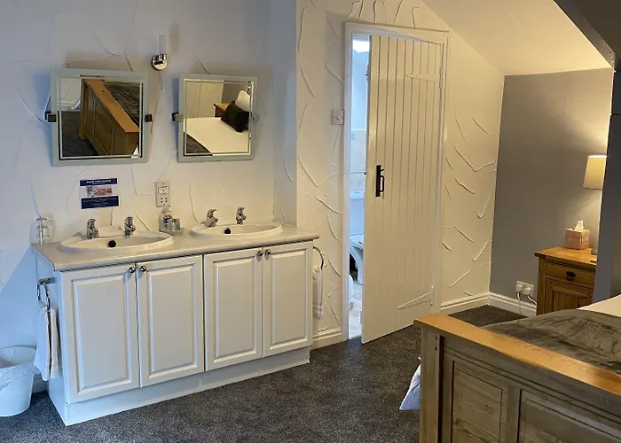 Bridge Farm * Leeds (West Yorkshire)