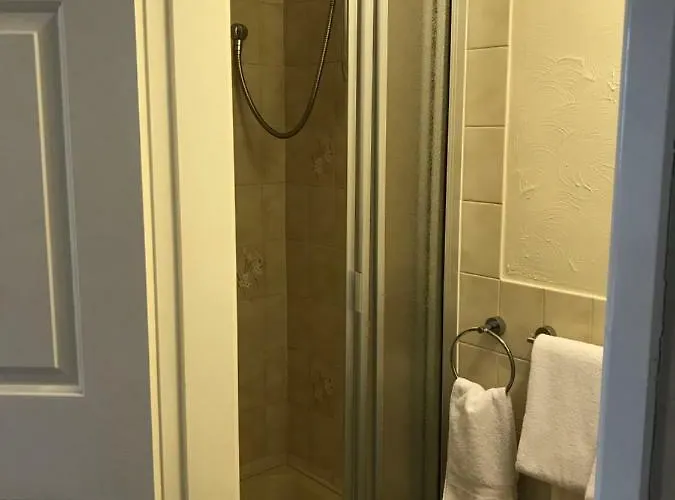 Landhuis Bridge Farm Leeds (West Yorkshire)