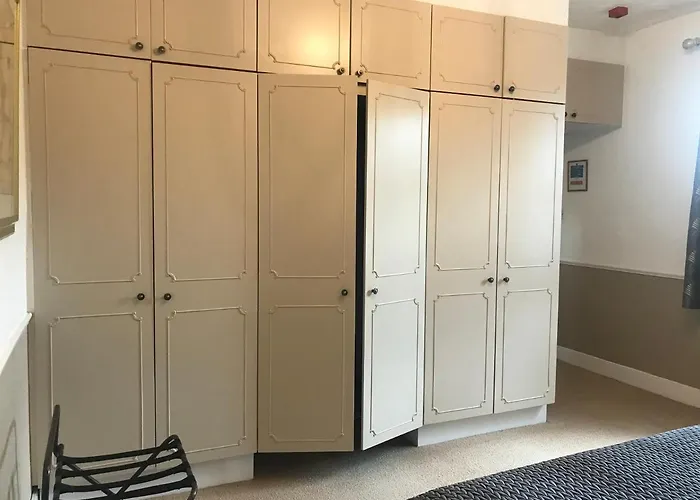 Bridge Farm * Leeds (West Yorkshire)