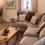 桥农场酒店 *