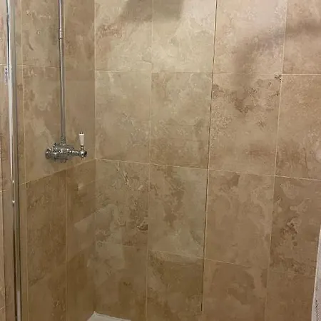 Bridge Farm * リーズ